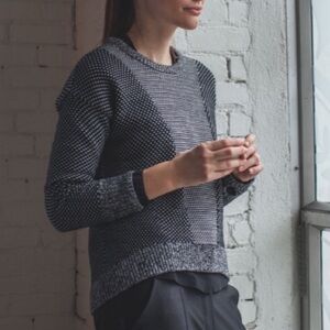 Lululemon - Yogi Crew Sweater Black / Heathered Light Grey Merino Wool size 4